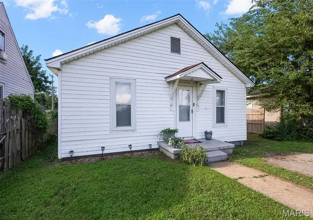 Homes for sale in Sikeston, MO | 404 W Murray Ln, Sikeston, MO 63801 | MLS# MIS26038682