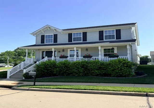 Photo 1 of Sale Pending at 1401 Colonial Dr, Saint Charles, MO 63304 | MLS# MIS26038688 | Listing updated on 2026-08-31
