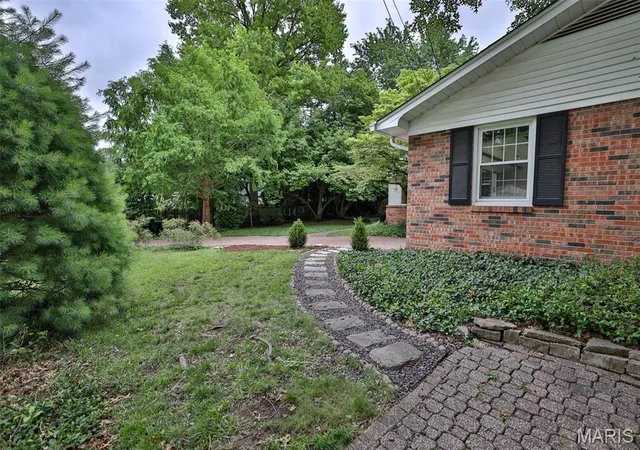 Homes for sale in Edwardsville, IL | 1000 Schwarz Rd, Edwardsville, IL 62025 | MLS# MIS26038702