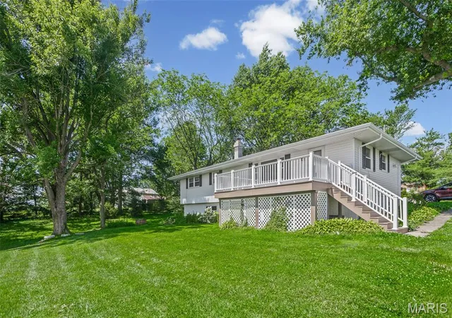 Homes for sale in Lebanon, IL | 8320 Hilltop Dr, Lebanon, IL 62254 | MLS# MIS26038706