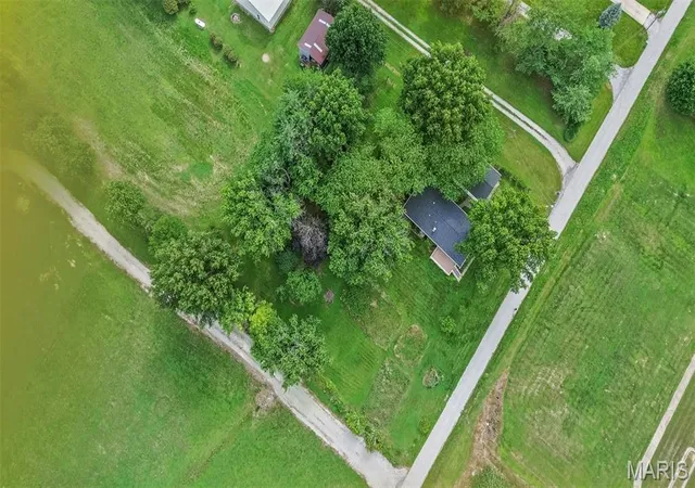 Homes for sale in Lebanon, IL | 8320 Hilltop Dr, Lebanon, IL 62254 | MLS# MIS26038706