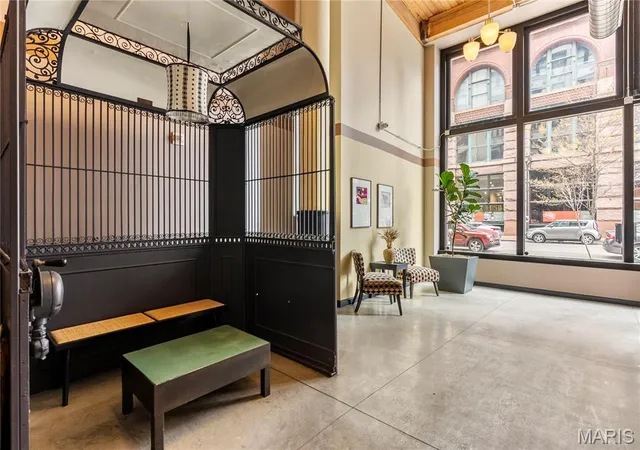 Photo 2 of Condo for sale at 1015 Washington Ave #501, Saint Louis, MO 63101 | MLS# MIS26038711 | Listing updated on 2026-08-16