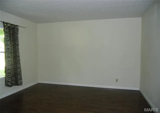 2nd image of 3212 West Blvd, Belleville, IL 62221 | MLS# MIS26038717