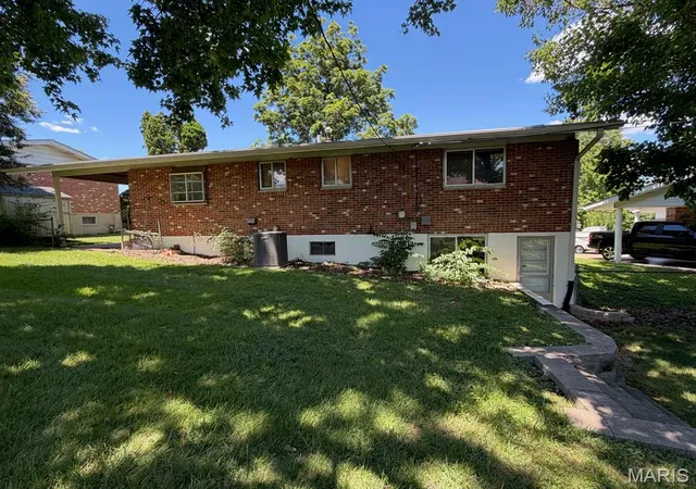 Homes for sale in Mehlville, MO | 3006 Rodapa Dr, Mehlville, MO 63125 | MLS# MIS26038727