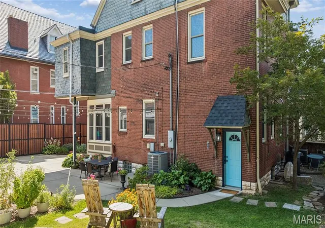 Photo 4 of Single family home for sale at 3131 Russell Blvd, Saint Louis, MO 63104 | MLS# MIS26038742 | Listing updated on 2026-09-14