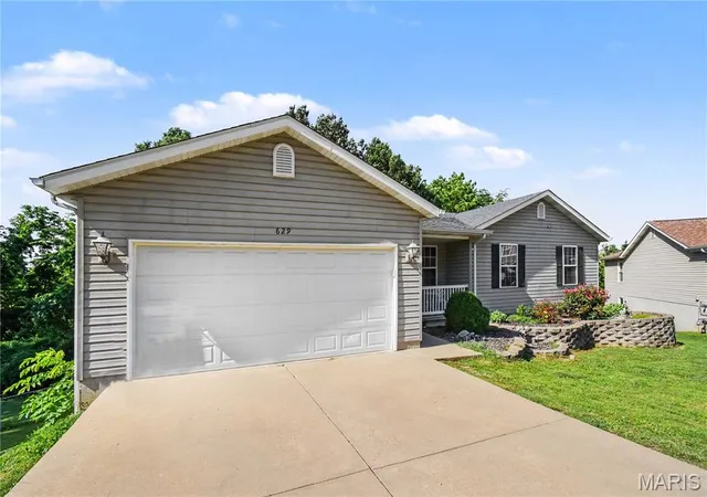 Homes for sale in Festus, MO | 629 Locust St, Festus, MO 63028 | MLS# MIS26038748