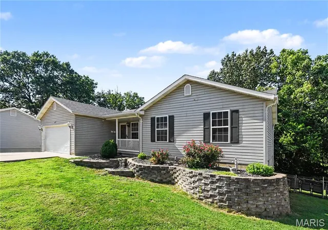 Homes for sale in Festus, MO | 629 Locust St, Festus, MO 63028 | MLS# MIS26038748