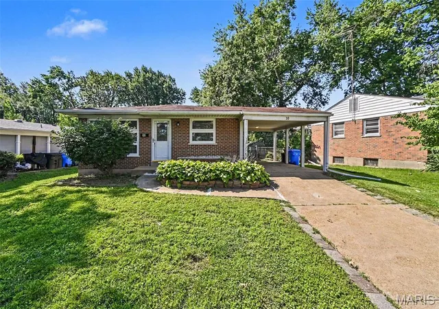 1st image of 30 Saint Edward Ln, Florissant, MO 63033 | MLS# MIS26038767