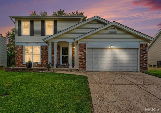 Homes for sale in Fenton, MO | 591 Summit Hills Dr, Fenton, MO 63026 | MLS# MIS26038774