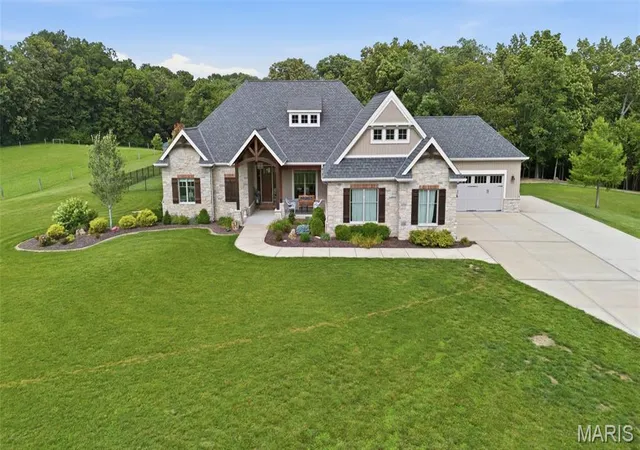 3rd image of 9420 Gilmore Lake Rd, Columbia, IL 62236 | MLS# MIS26038784