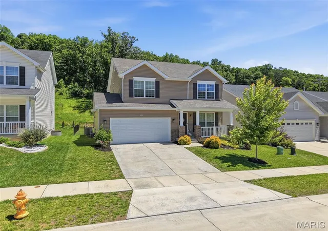 2nd image of 757 Fox Creek Dr, Fenton, MO 63026 | MLS# MIS26038789