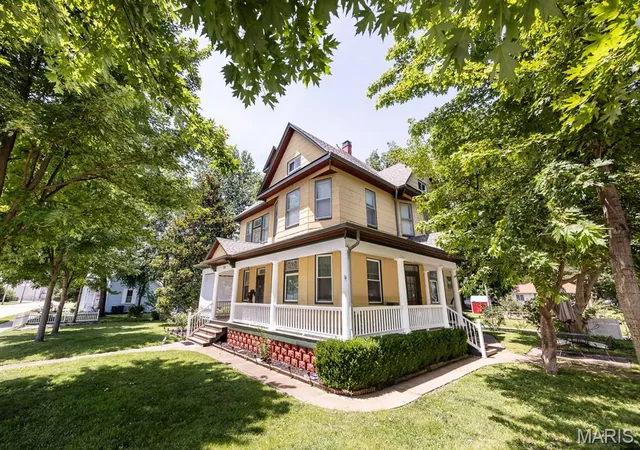 Homes for sale in Mascoutah, IL | 321 E Church St, Mascoutah, IL 62258 | MLS# MIS26038800