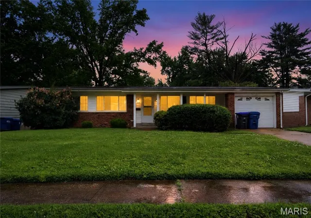2nd image of 3625 Hambletonian Dr, Florissant, MO 63033 | MLS# MIS26038823