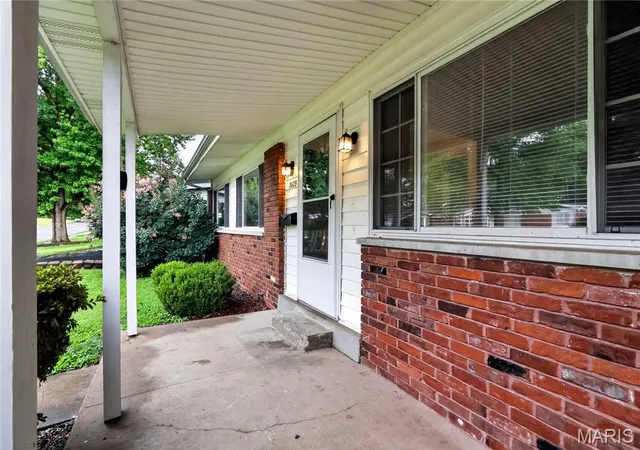 5th image of 3625 Hambletonian Dr, Florissant, MO 63033 | MLS# MIS26038823