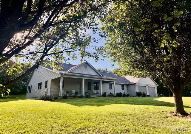 Homes for sale in Dexter, MO | 1205 N Hickory St, Dexter, MO 63841 | MLS# MIS26038830