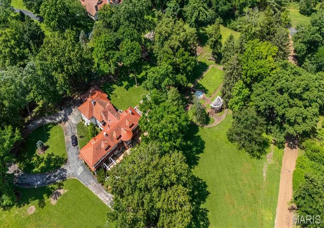 15th image of 1601 S Warson Rd, Ladue, MO 63124 | MLS# MIS26038831