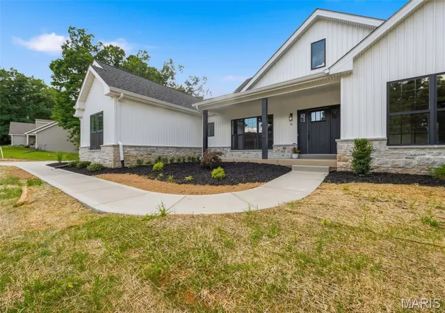 3rd image of 15 Woodline Dr, Winfield, MO 63389 | MLS# MIS26038850