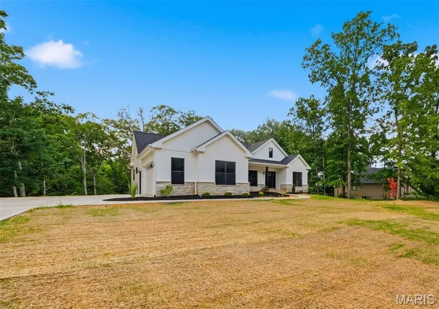 4th image of 15 Woodline Dr, Winfield, MO 63389 | MLS# MIS26038850