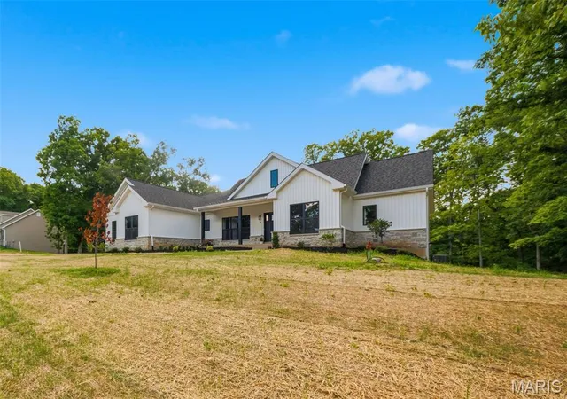 5th image of 15 Woodline Dr, Winfield, MO 63389 | MLS# MIS26038850