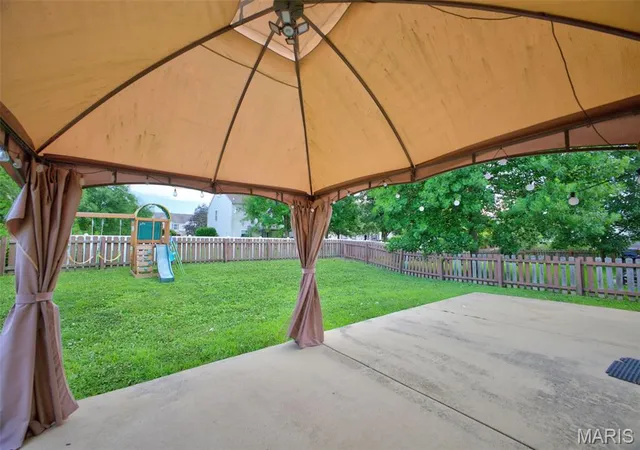Homes for sale in Mascoutah, IL | 1400 Royal Forest Dr, Mascoutah, IL 62258 | MLS# MIS26038852