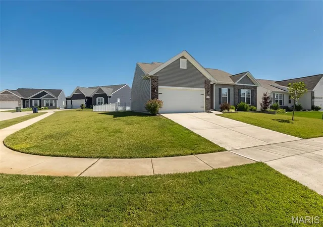 Homes for sale in Wentzville, MO | 393 Victory Height Dr, Wentzville, MO 63385 | MLS# MIS26038857