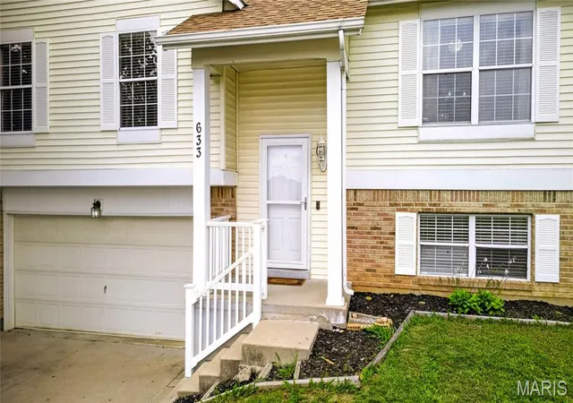 2nd image of 633 Longhorn Dr, O Fallon, MO 63368 | MLS# MIS26038867