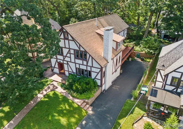 Photo 2 of Sale Pending at 332 Newport Ave, Webster Groves, MO 63119 | MLS# MIS26038870 | Listing updated on 2026-09-04