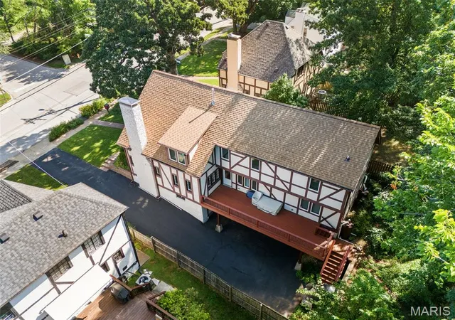 Photo 3 of Sale Pending at 332 Newport Ave, Webster Groves, MO 63119 | MLS# MIS26038870 | Listing updated on 2026-09-04