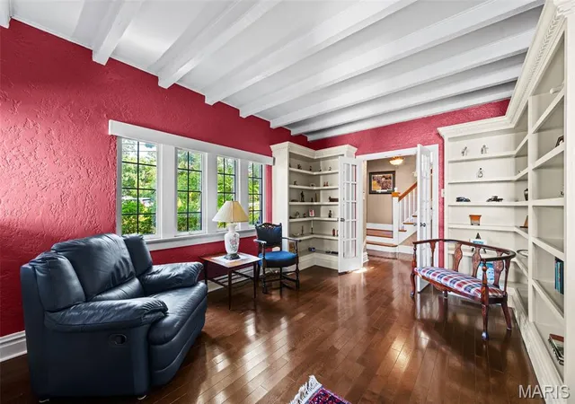 Photo 4 of Sale Pending at 332 Newport Ave, Webster Groves, MO 63119 | MLS# MIS26038870 | Listing updated on 2026-09-04