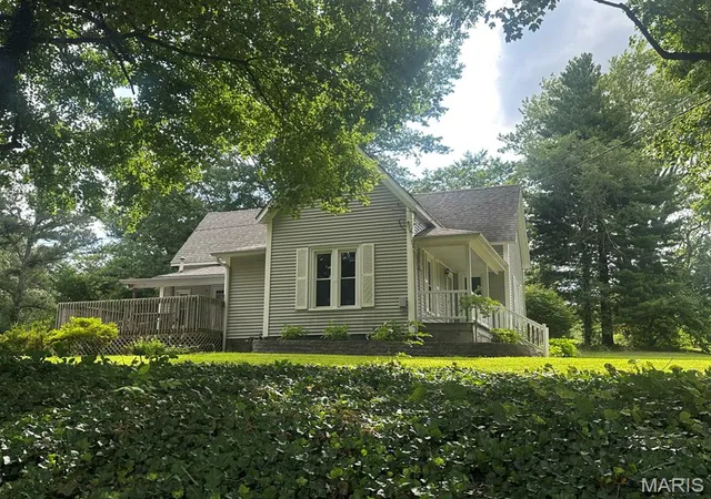 Homes for sale in Bloomfield, MO | 405 W Bloomfield Ave, Bloomfield, MO 63825 | MLS# MIS26038880