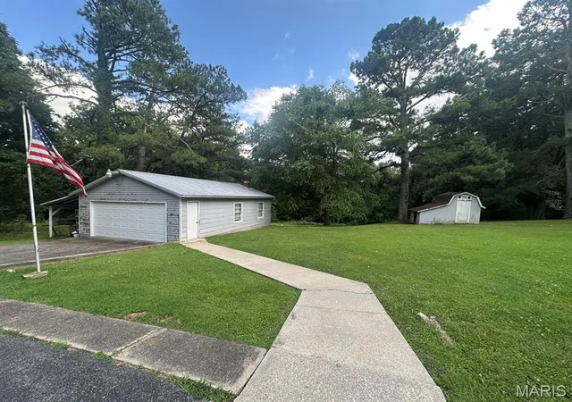 Homes for sale in Bloomfield, MO | 405 W Bloomfield Ave, Bloomfield, MO 63825 | MLS# MIS26038880