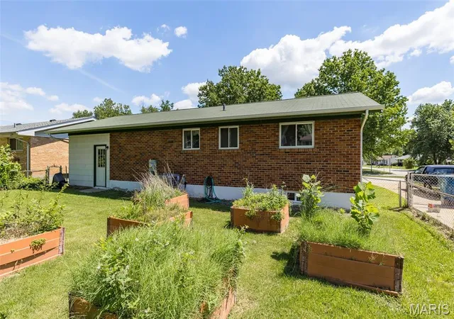 Homes for sale in Arnold, MO | 3344 Bayshore Pkwy, Arnold, MO 63010 | MLS# MIS26038890
