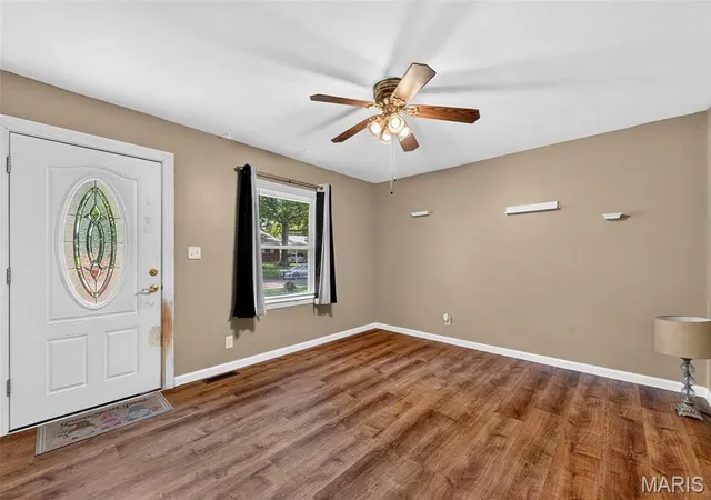 Photo 3 of Single family home for sale at 135 Linnview Dr, Saint Louis, MO 63129 | MLS# MIS26038895 | Listing updated on 2026-08-10