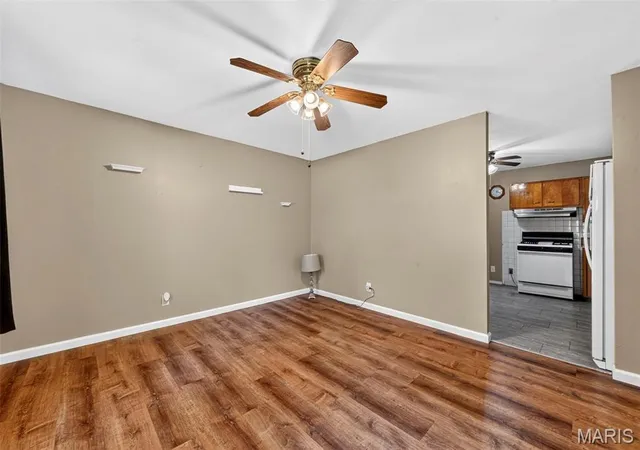 Photo 3 of Single family home for sale at 135 Linnview Dr, Saint Louis, MO 63129 | MLS# MIS26038895 | Listing updated on 2026-08-10
