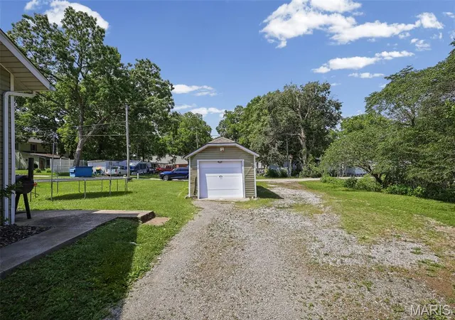 Homes for sale in Carlyle, IL | 1451 Franklin St, Carlyle, IL 62231 | MLS# MIS26038897