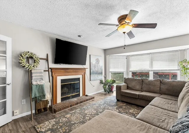Photo 3 of Sale Pending at 216 Brittany Dr, Fairview Heights, IL 62208 | MLS# MIS26038904 | Listing updated on 2026-09-02