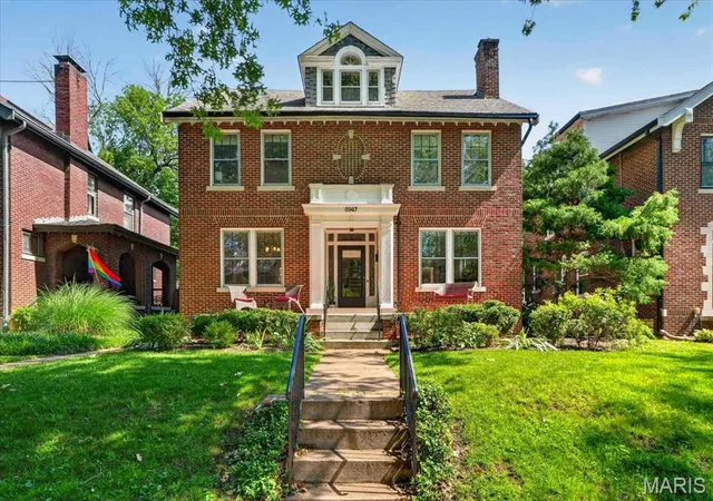 Homes for sale in University City, MO | 6947 Pershing Ave, University City, MO 63130 | MLS# MIS26038911