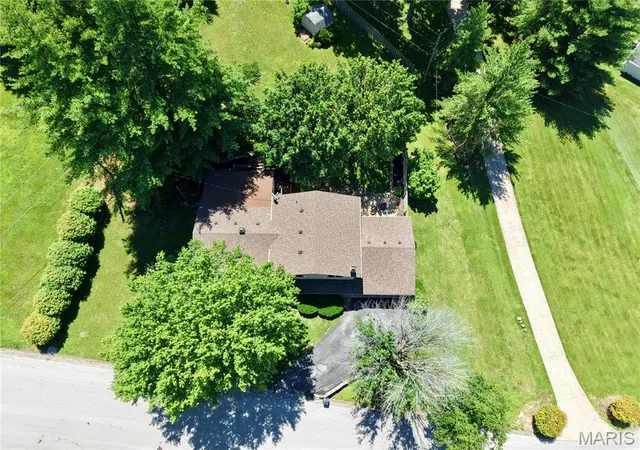 Homes for sale in Hannibal, MO | 4 El Rancho Dr, Hannibal, MO 63401 | MLS# MIS26038922