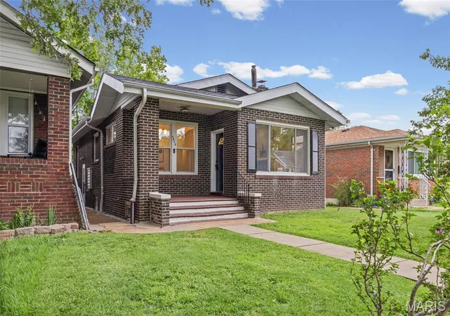 2nd image of 6856 Plymouth Ave, Saint Louis, MO 63130 | MLS# MIS26038930