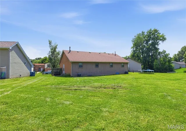 Homes for sale in Glen Carbon, IL | 33 Fox Meadow Ln, Glen Carbon, IL 62034 | MLS# MIS26038938