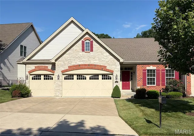 Homes for sale in Lake Saint Louis, MO | 1215 Silver Fern Dr, Lake Saint Louis, MO 63367 | MLS# MIS26038943