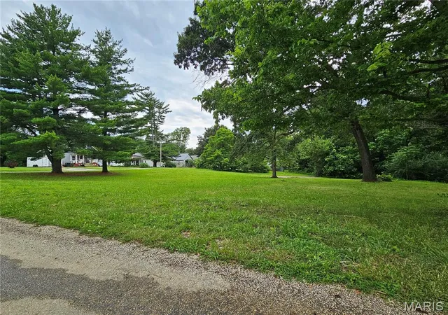Homes for sale in Hillsboro, IL | 1031 E Seward St, Hillsboro, IL 62049 | MLS# MIS26038947
