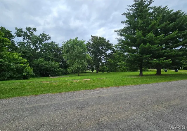 Homes for sale in Hillsboro, IL | 1031 E Seward St, Hillsboro, IL 62049 | MLS# MIS26038947