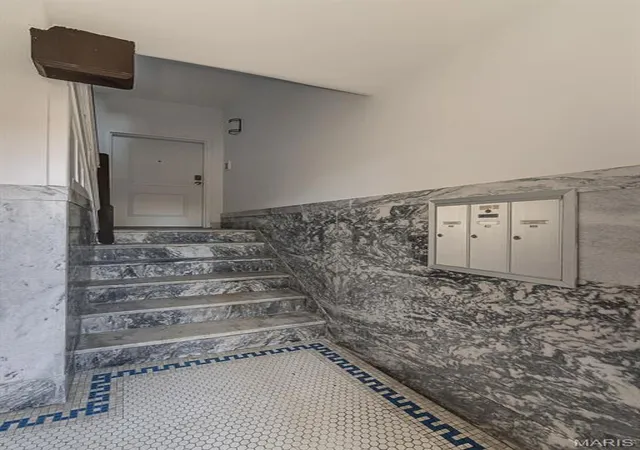 Photo 2 of Condo for sale at 527 Clara Ave #1A, Saint Louis, MO 63112 | MLS# MIS26038954 | Listing updated on 2026-10-08