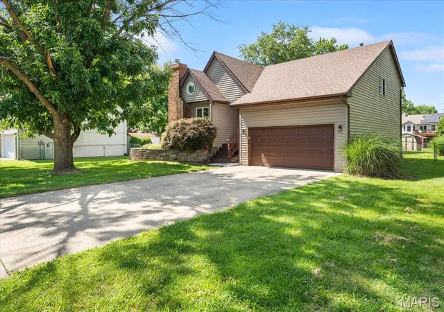 Homes for sale in Maryville, IL | 7342 W Main St, Maryville, IL 62062 | MLS# MIS26038965