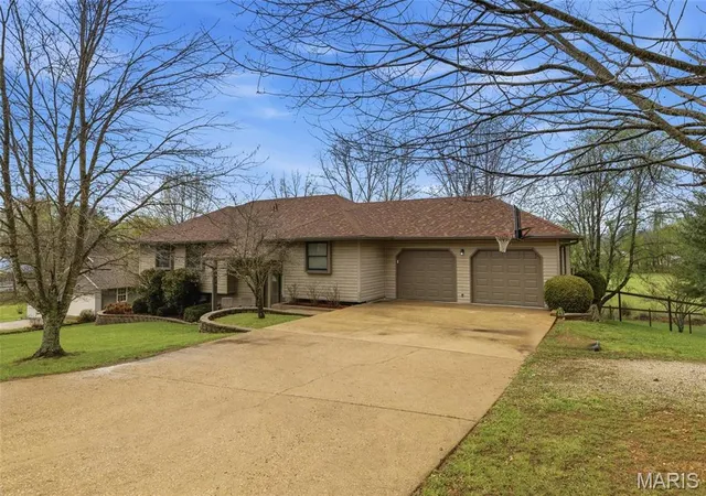 Homes for sale in Willow Springs, MO | 1013 M  Sassafras, Willow Springs, MO 65793 | MLS# MIS26038966