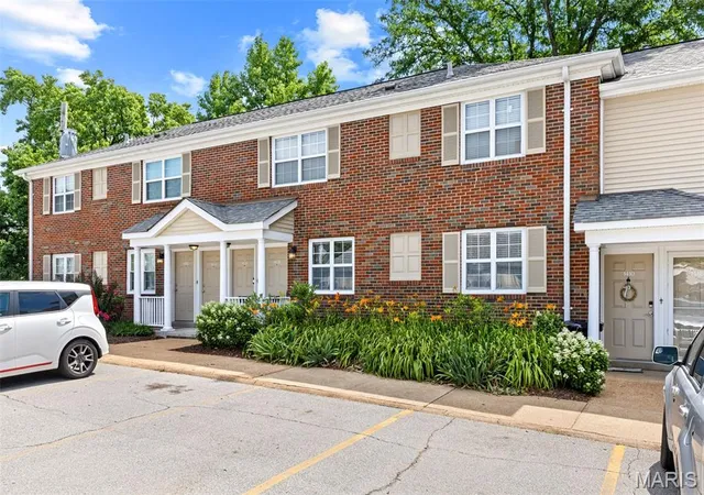 Photo 1 of Condo for sale at 1408 Thrush Pl, Saint Louis, MO 63144 | MLS# MIS26038978 | Listing updated on 2026-08-06