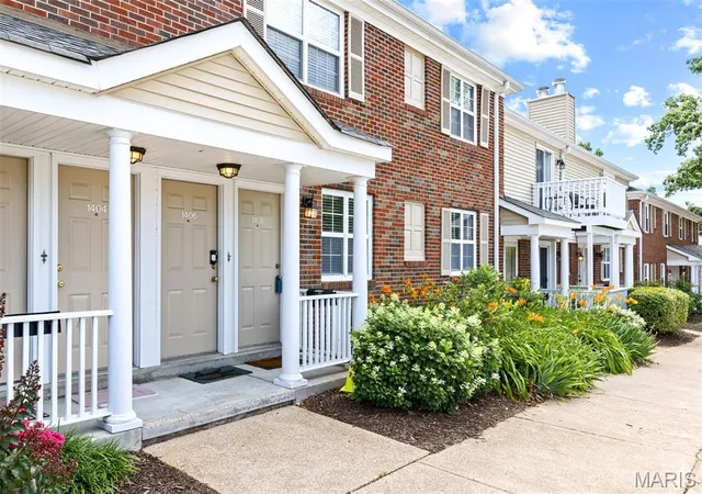 Photo 2 of Condo for sale at 1408 Thrush Pl, Saint Louis, MO 63144 | MLS# MIS26038978 | Listing updated on 2026-08-06