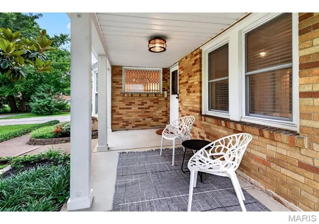 Homes for sale in Webster Groves, MO | 423 Maelln Dr, Webster Groves, MO 63119 | MLS# MIS26038983