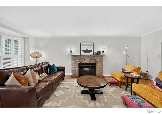 Homes for sale in Webster Groves, MO | 423 Maelln Dr, Webster Groves, MO 63119 | MLS# MIS26038983